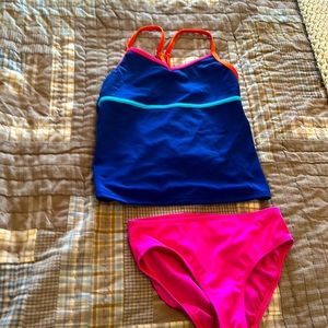 Landsmen’s swim tank and swim bottoms. This cute set is is amazing condition.